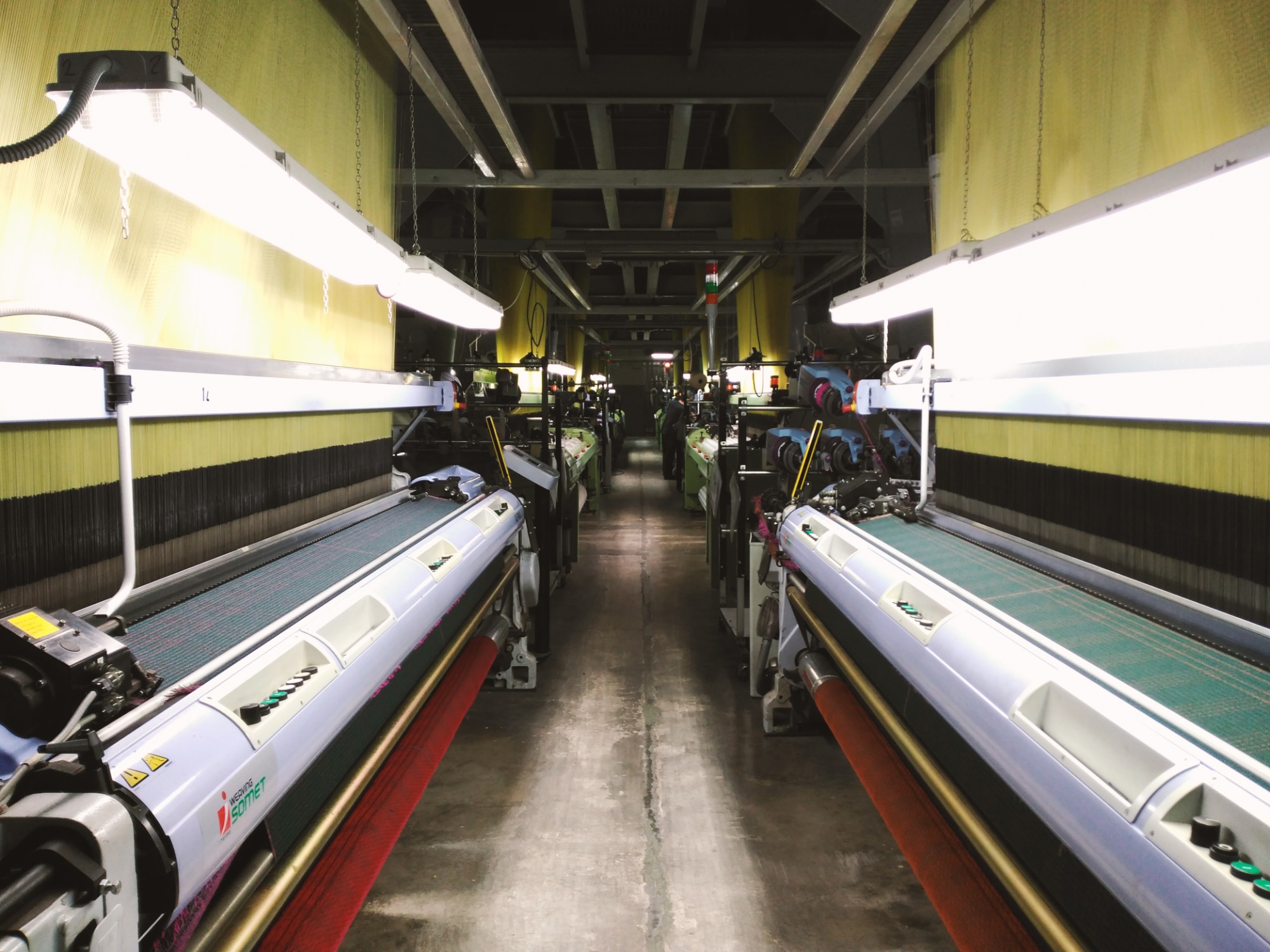 TEJEDURÍA + SERVICIO. El 100% de nuestra producción está fabricada en Agullent, España
29 telares jacquard - 1.500.000 ml/año - 350p/m